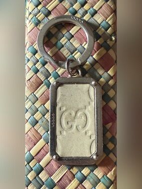 GUCCI WHITE LEATHER DOG TAG KEYRING SILVER METAL